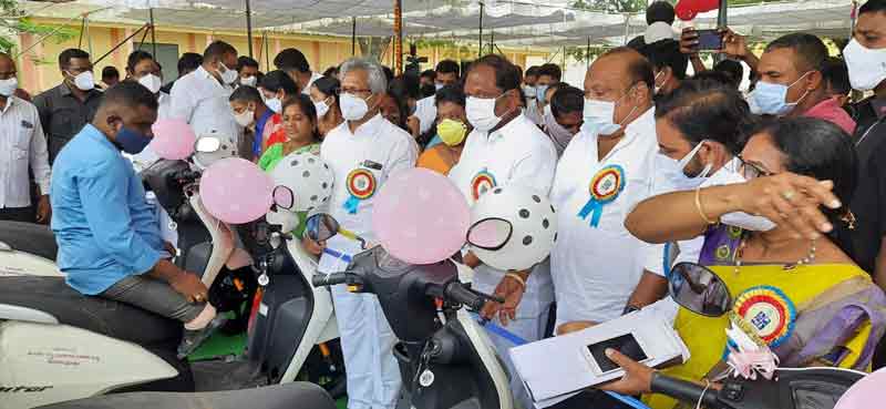 కేసీఆర్‌తో దివ్యాంగులకు భరోసా