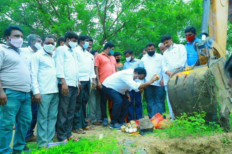 చివరి ఆయకట్టుకూ సాగునీరందిస్తాం
