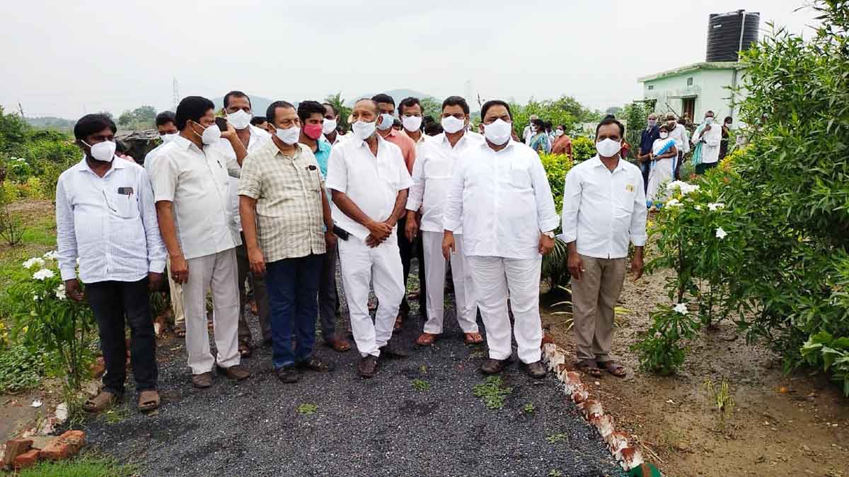 అభివృద్ధిలో ప్రజలు భాగస్వాములు కావాలి