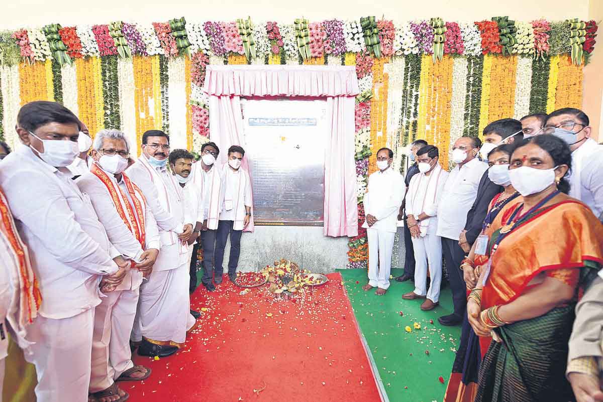 సిరిసిల్లపై వరాల జల్లు