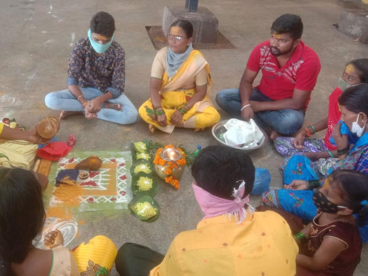 కొమురవెల్లి మల్లన్నకు భక్తుల పూజలు