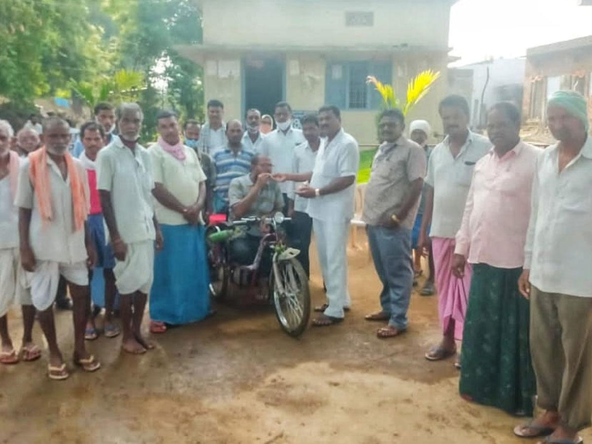 మాట నిలబెట్టుకున్న మంత్రి కొప్పుల