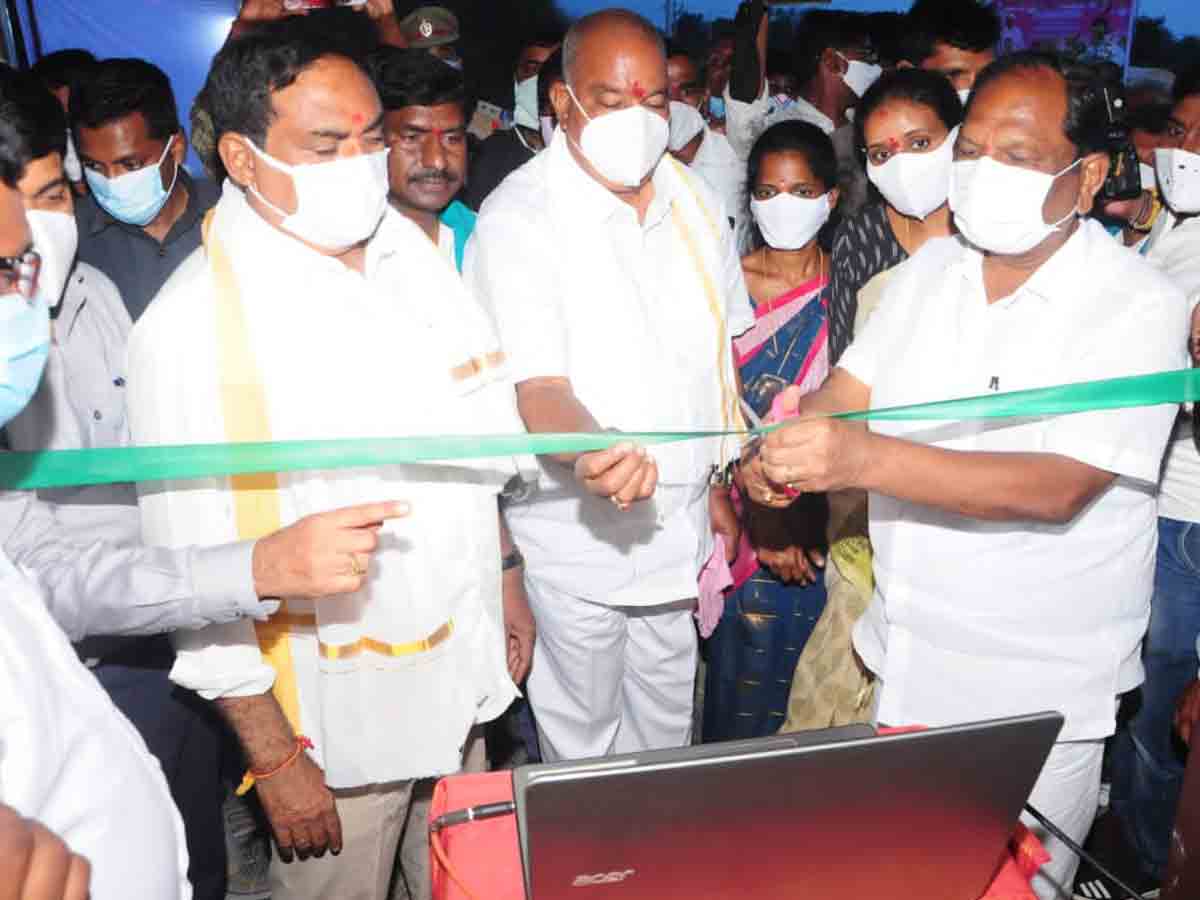 ప్రైవేటుకు ధీటుగా ప్రభుత్వ పాఠశాలల అభివృద్ధి : మంత్రి కొప్పుల ఈశ్వర్