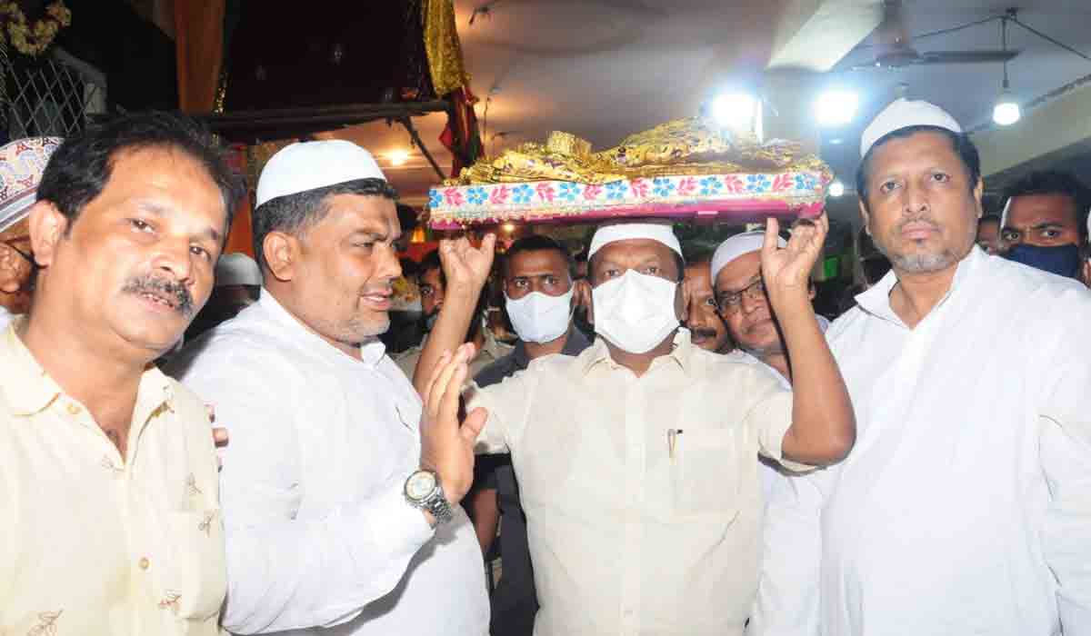 ముస్లింల సంక్షేమానికి అంకిత‌భావంతో ప‌నిచేస్తున్నాం : మంత్రి కొప్పుల ఈశ్వ‌ర్‌