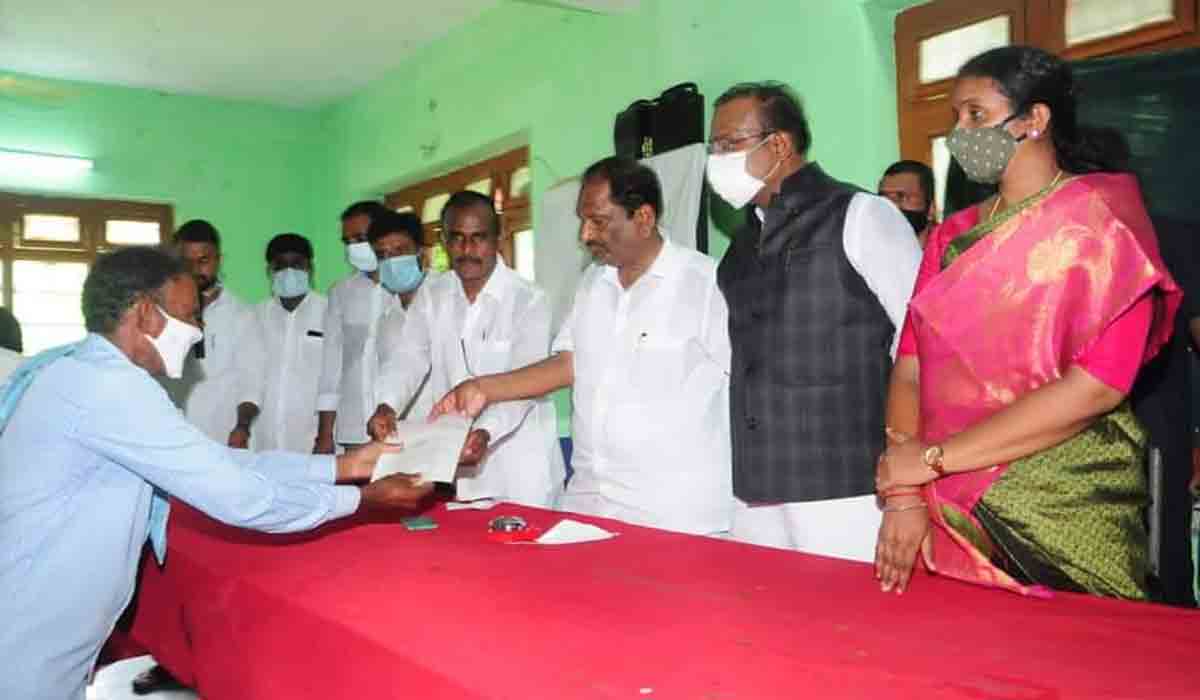 ముఖ్యమంత్రి సహాయ నిధి పేదలకు వరం : మంత్రి కొప్పుల‌ ఈశ్వర్