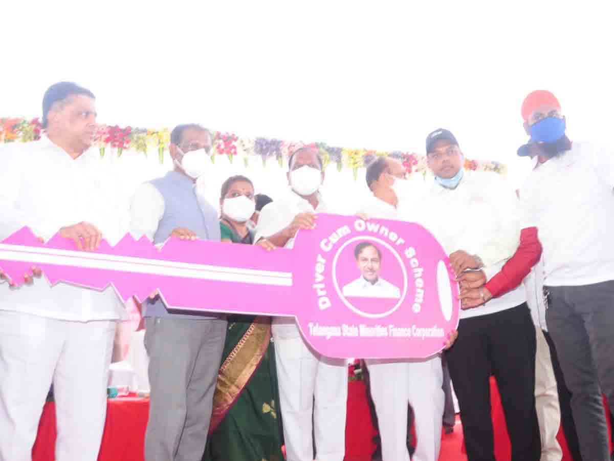 మైనారిటీల ఉన్న‌తికి ప్ర‌భుత్వం కృషి : మంత్రి కొప్పుల ఈశ్వ‌ర్‌