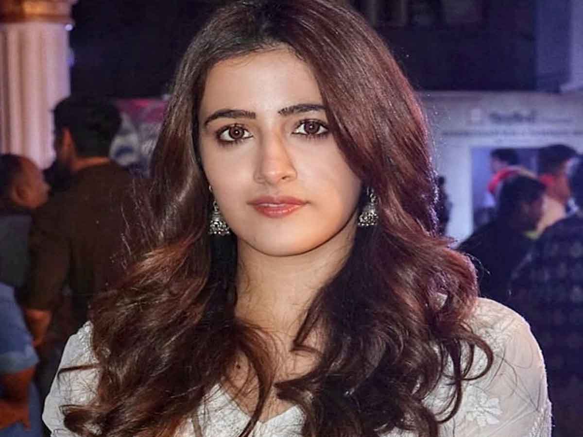 దగ్గుబాటి వార‌సుడు స‌ర‌స‌న కృతి స‌న‌న్ చెల్లెలు..!