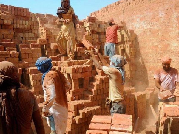 అన్‌లాక్ ప్ర‌క్రియ‌తో అందుబాటులోకి వచ్చిన మూడోవంతు కొలువులు!