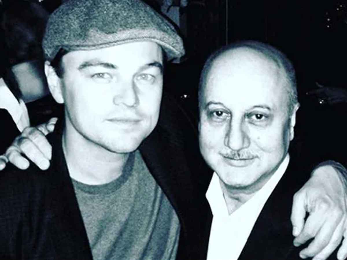 టైటానిక్ హీరోతో దిగిన రేర్‌ పిక్ షేర్ చేసిన అనుప‌మ్