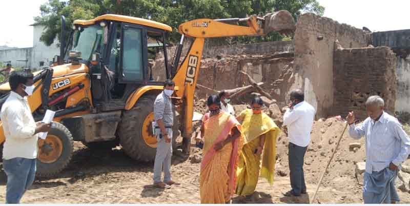 ఊరూవాడ ఏకమై..