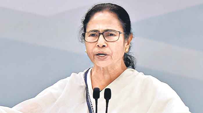 నా ఫోన్‌ను కేంద్రం ట్యాప్‌ చేసింది: మమత