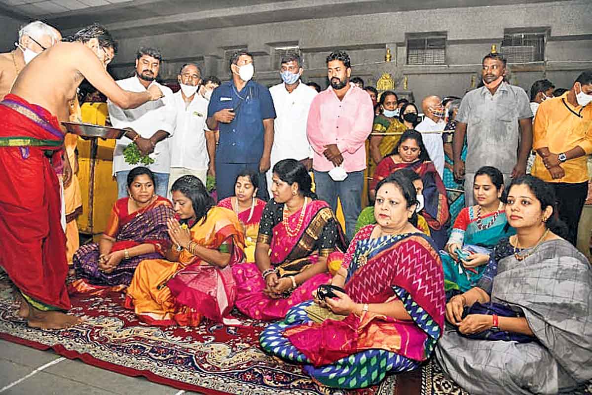 యాదాద్రి ఆలయ నిర్మాణం అద్భుతం