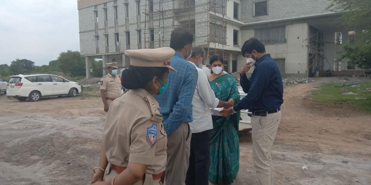 నూతన కలెక్టరేట్ను అందంగా తీర్చిదిద్దాలి