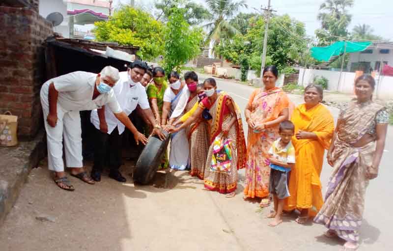పరిసరాలు శుభ్రంగా ఉంచుకోవాలి