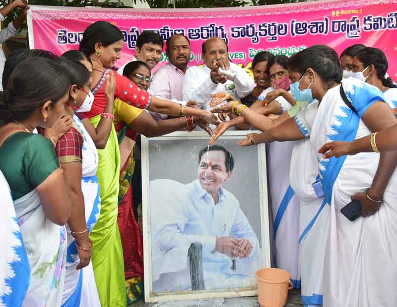 ఉద్యోగుల కష్టాలు తెలిసిన సీఎం కేసీఆర్‌