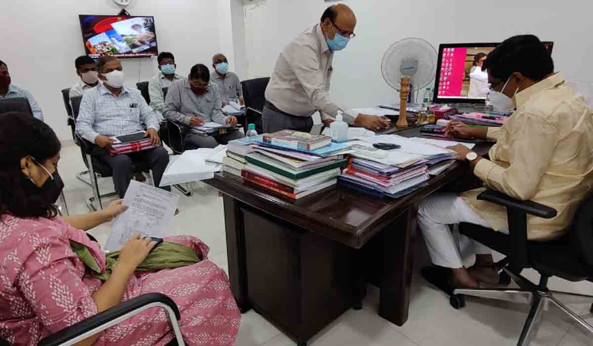 ఉద్యోగ ఖాళీలపై మంత్రి ప్రశాంత్‌ రెడ్డి సమీక్ష