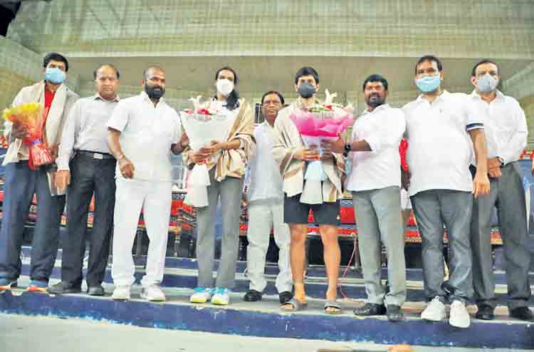 ‘టోక్యో’ ప్లేయర్లకు సన్మానం