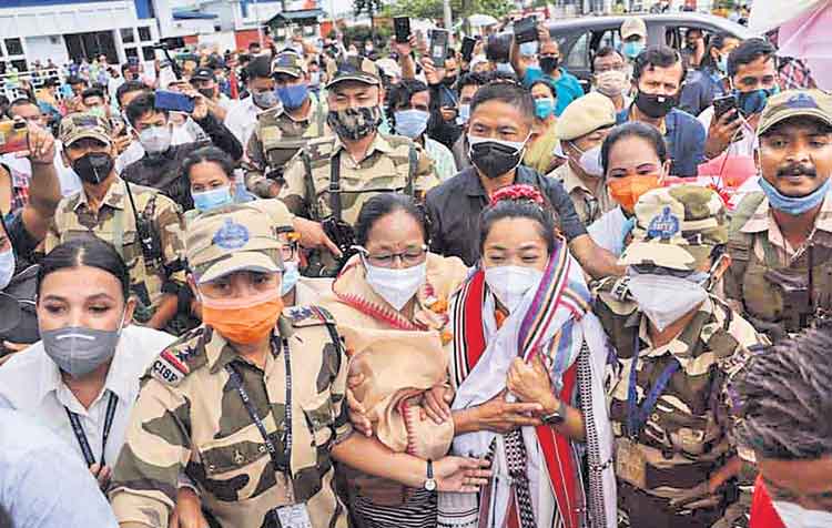 మీరాకు బ్రహ్మరథం