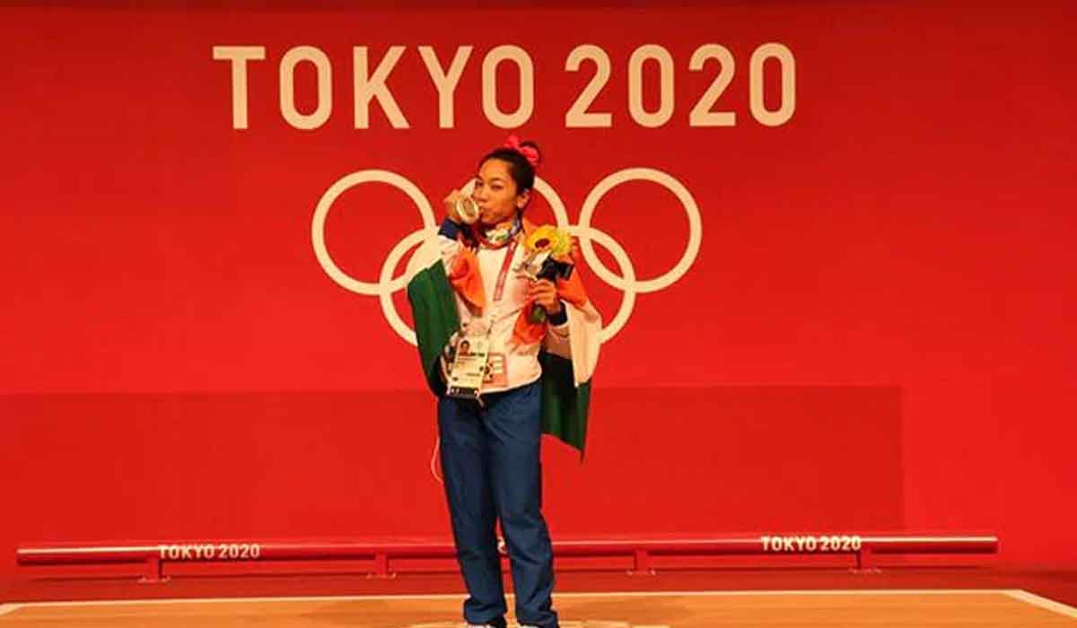 మీరాబాయి చానుకు బంప‌ర్ ప్రైజ్‌.. రూ.2 కోట్లు, రైల్వేలో ప్ర‌మోష‌న్‌