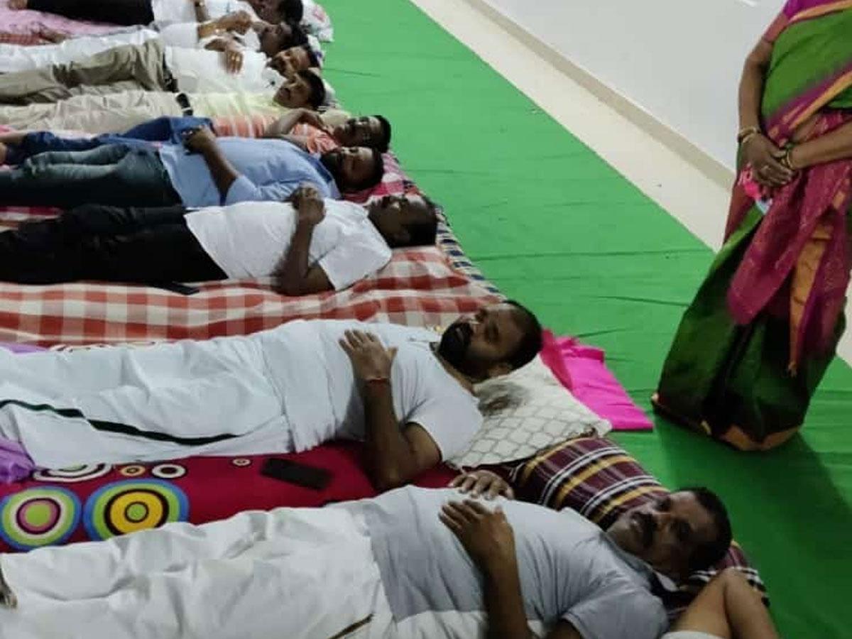 తిప్పర్తిలో పల్లె నిద్ర చేసిన ఎమ్మెల్యే కంచర్ల