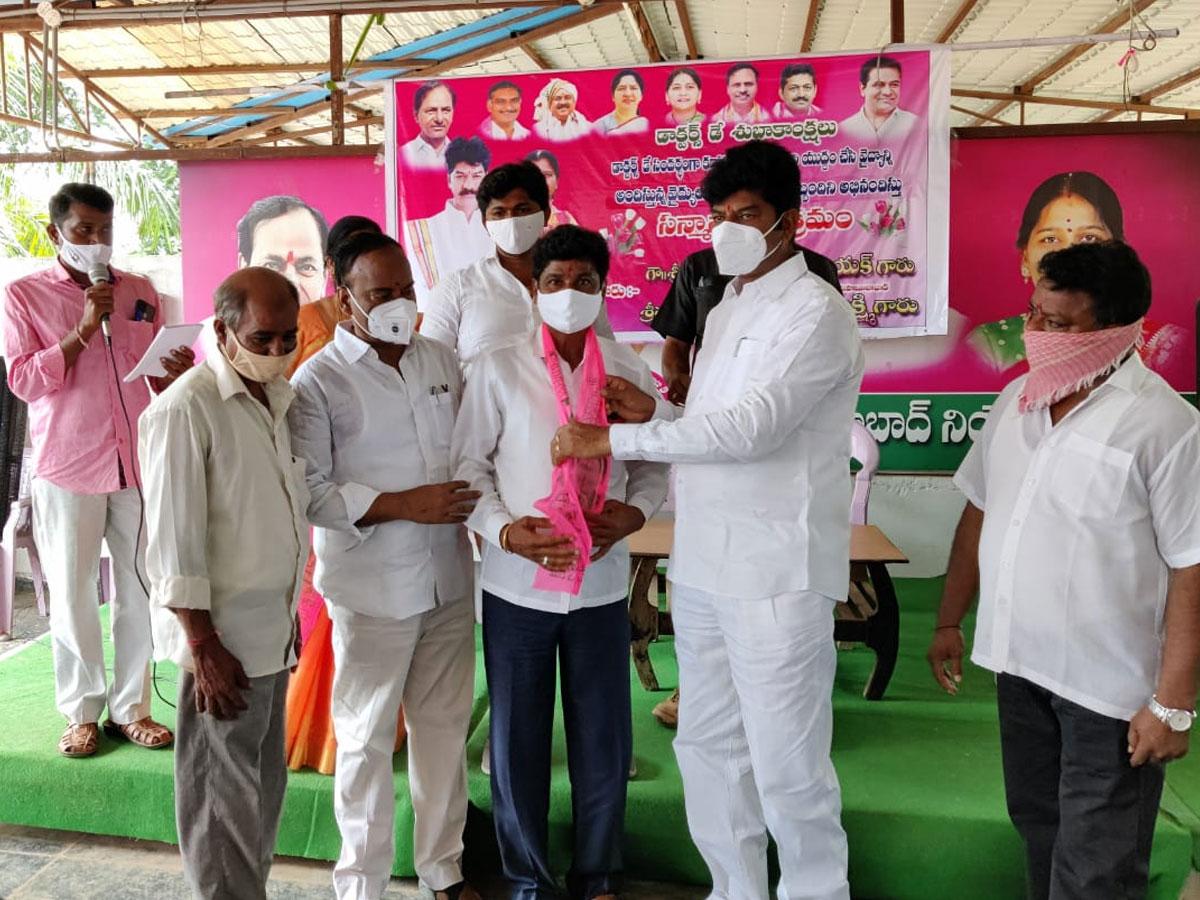 కాంగ్రెస్‌, సీపీఐల నుంచి టీఆర్‌ఎస్‌లో చేరికలు