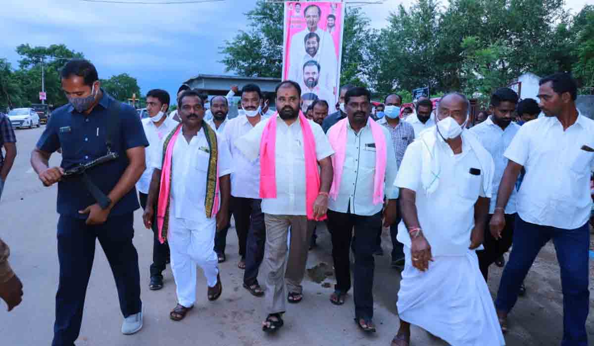 దోమ‌ల‌ప‌ల్లిలో ఎమ్మెల్యే కంచర్ల పల్లె నిద్ర