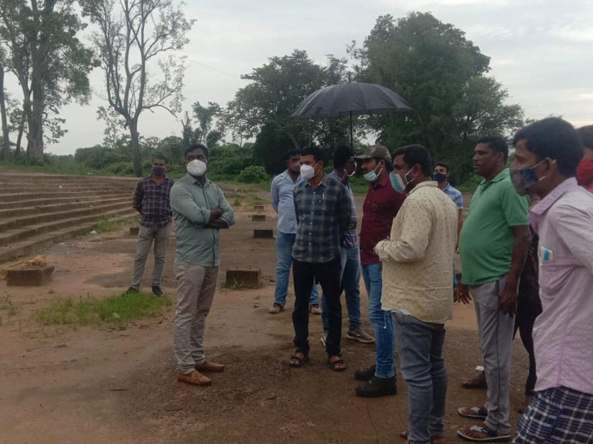 జంపన్న వాగులో ఇద్దరు యువకుల గల్లంతు