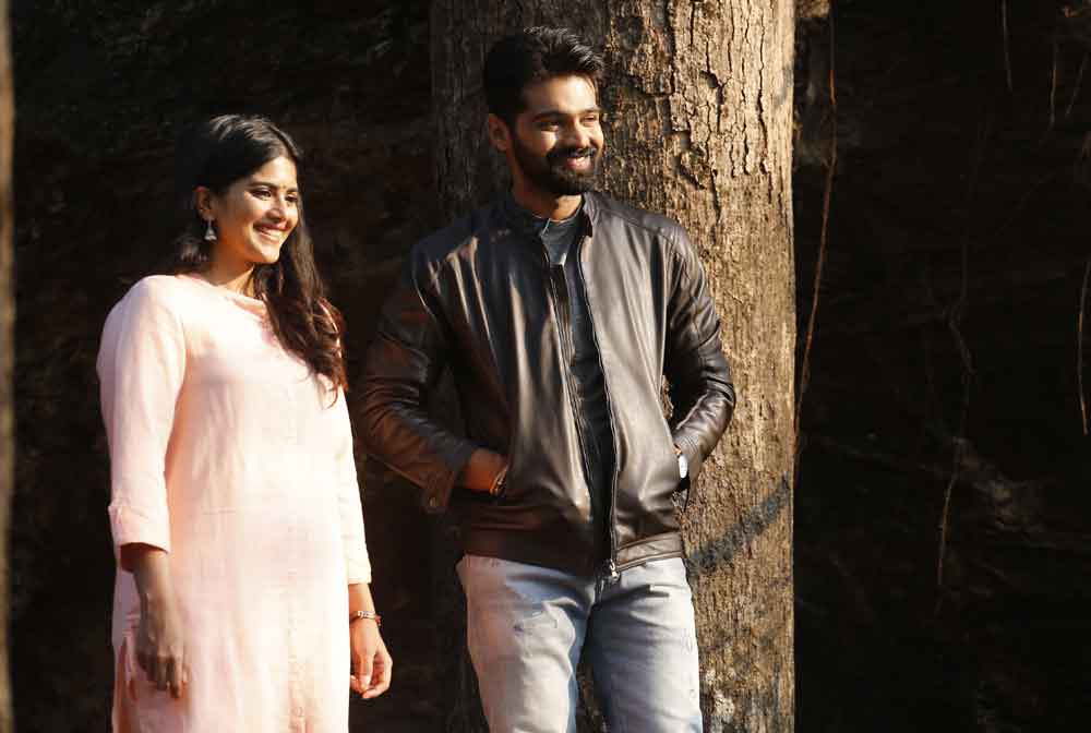 ఆమని పక్కన ఉంటే