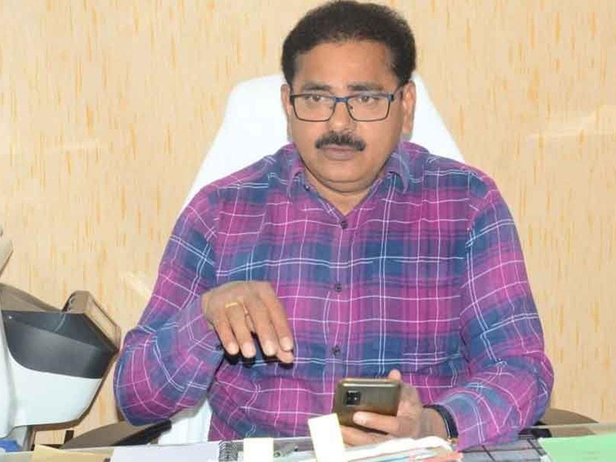 కొండనాగుల సర్పంచ్, కార్యదర్శికి షోకాజ్ నోటీస్