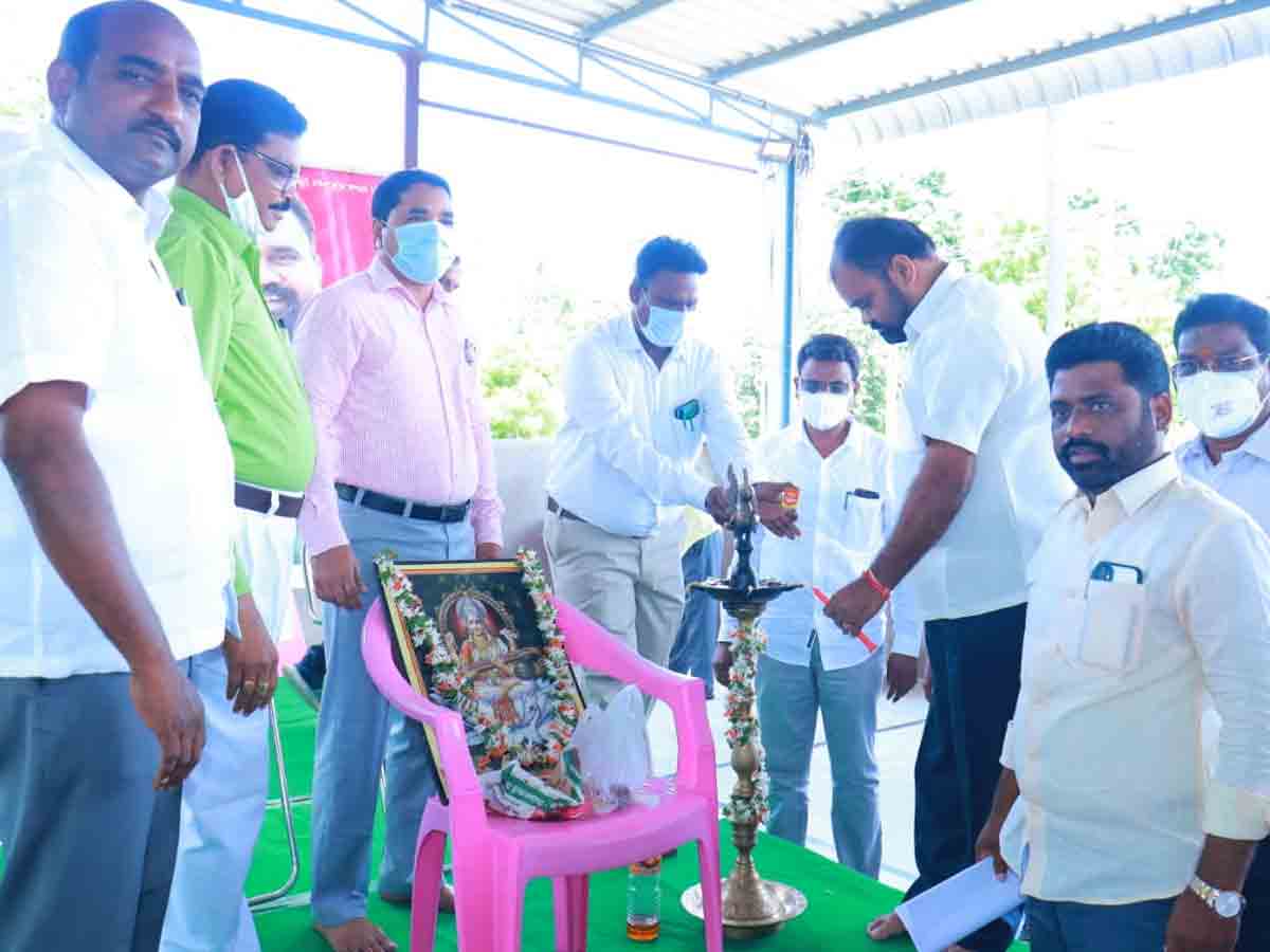 పాఠశాలల అభివృద్ధికి సహకరిస్తా : ఎమ్మేల్యే భూపాల్ రెడ్డి