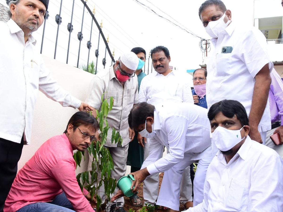 మొక్కలను జీవితంలో భాగం చేసుకోవాలి : వినోద్‌కుమార్‌