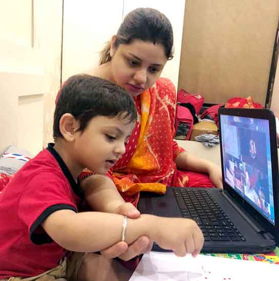 ప్రీ, ప్లేస్కూళ్లలో ఆన్‌లైన్‌ క్లాసులు