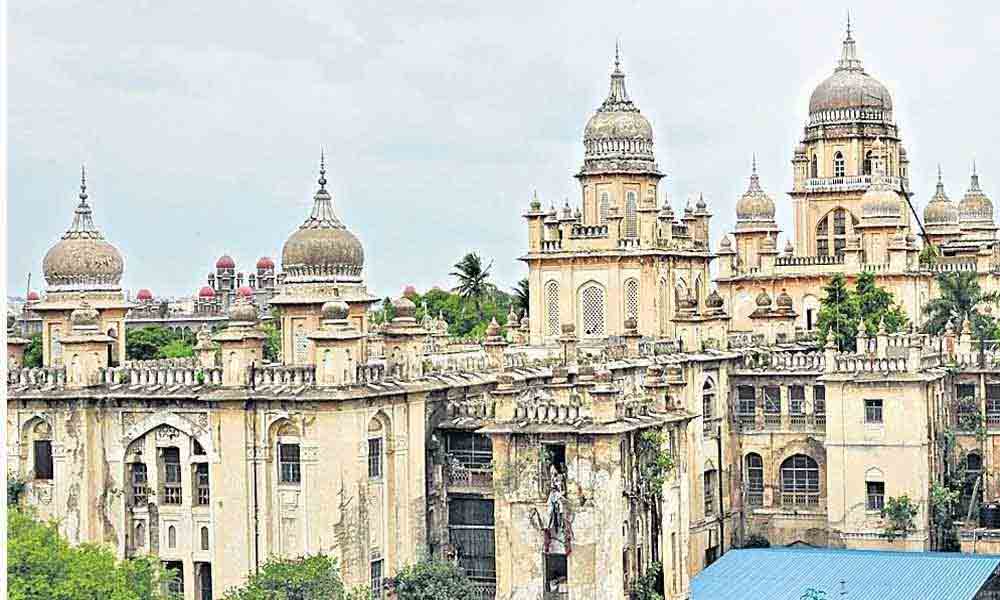 ‘ఉస్మానియా’ పునర్నిర్మాణంపై స్పష్టత ఇవ్వండి: హైకోర్టు