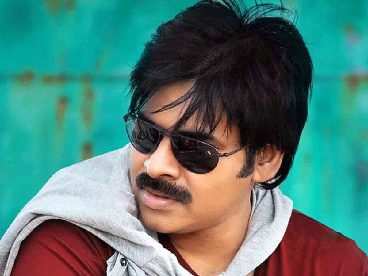 పవన్ కళ్యాణ్ సినిమాను రీ షూట్ చేస్తున్నారా..?