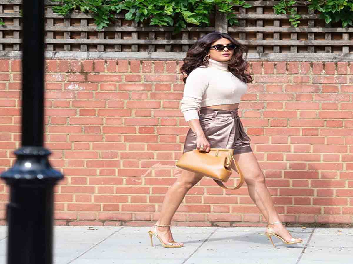స్టైలిష్ లుక్‌లో ప్రియాంక చోప్రా.. నెట్టింట వైరల్‌గా మారిన పిక్