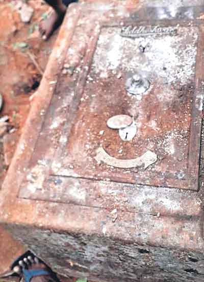 భీంపురంలో పురాతన పెట్టె