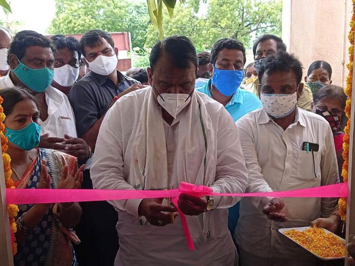 స్వచ్ఛమైన ఆక్సిజన్ కోసం చెట్లను పెంచాలి