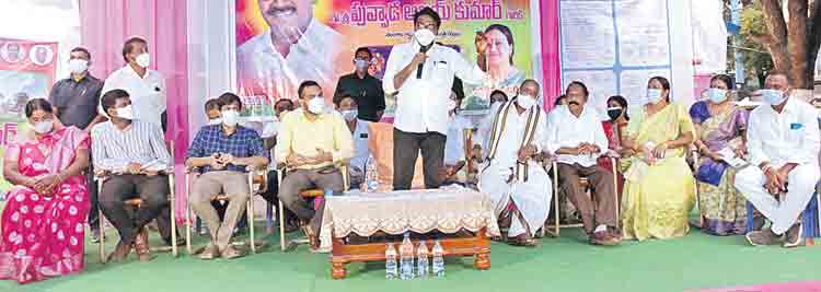 మా వాటాను వదులుకోం