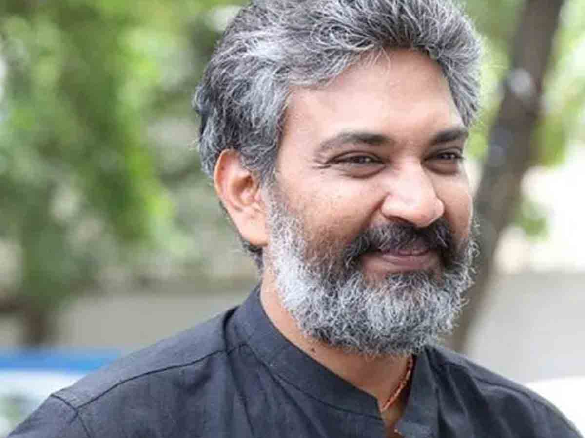 ఆర్ఆర్ఆర్ కోసం అంద‌రు హీరోల‌ని ఒకే తెర‌పైకి తీసుకురానున్నాడా..!