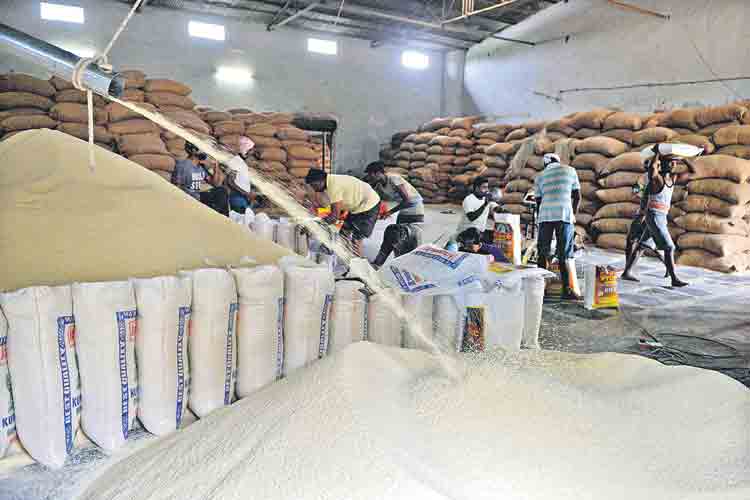 భారీగా పార్‌బాయిల్డ్‌ మిల్లుల ఏర్పాటు