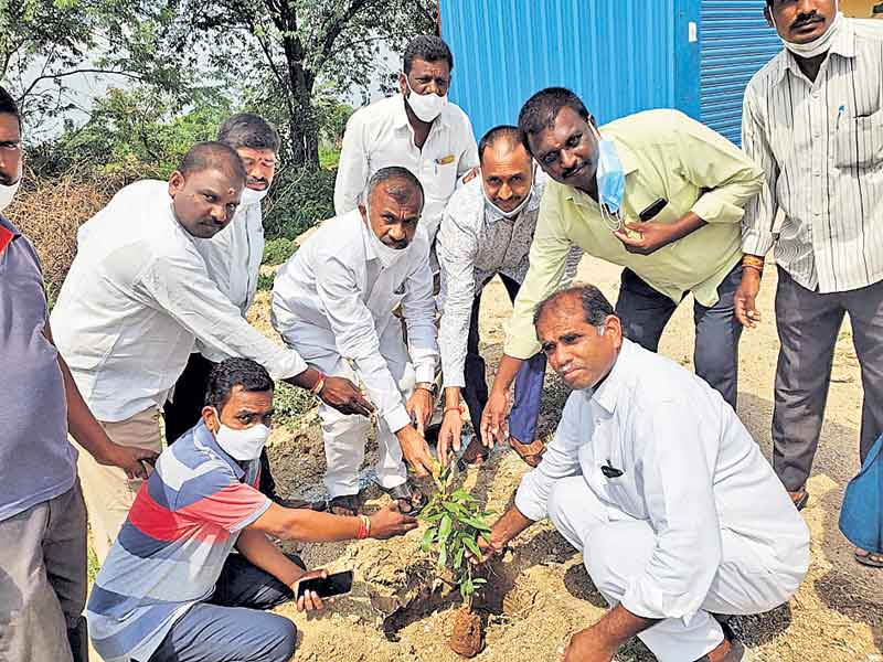 పరిసరాల పరిశుభ్రతే లక్ష్యం