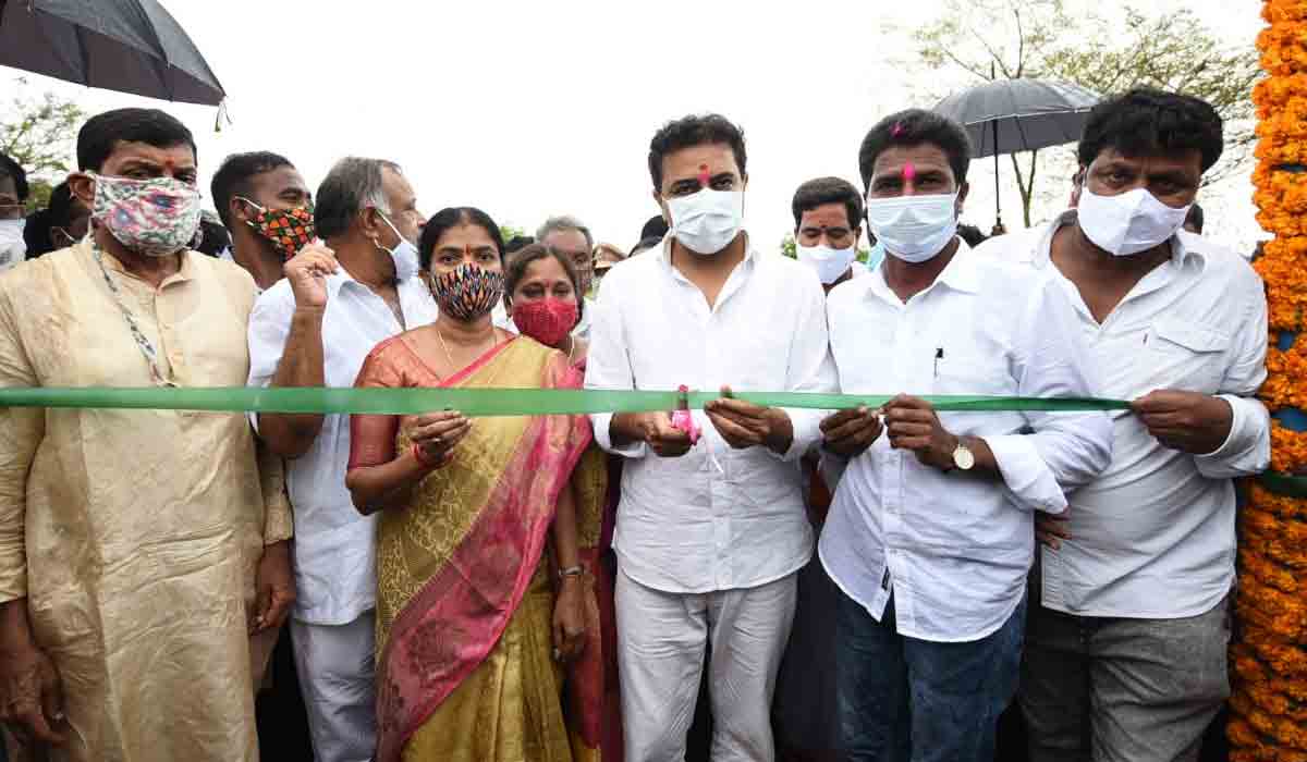 ఆదాయం పెంచి పేదలకు పంచడమే ప్రభుత్వ లక్ష్యం : మంత్రి కేటీఆర్‌