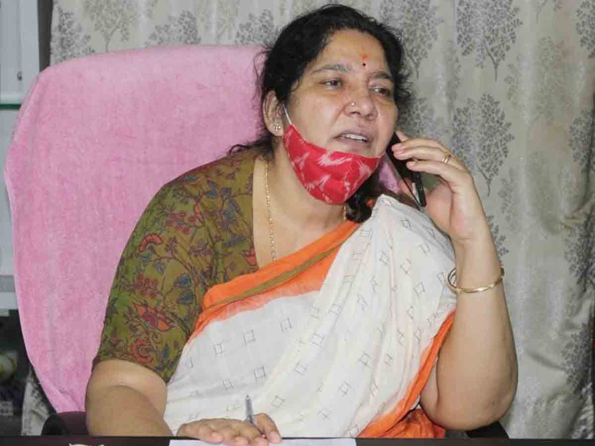 రైతు రెడ్యాకు మంత్రి స‌త్య‌వ‌తి రాథోడ్ అండ‌