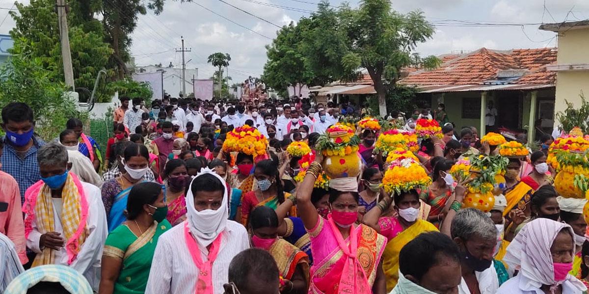 బెజ్జంకిలో మంత్రి హరీశ్ రావుకు ఘన స్వాగతం