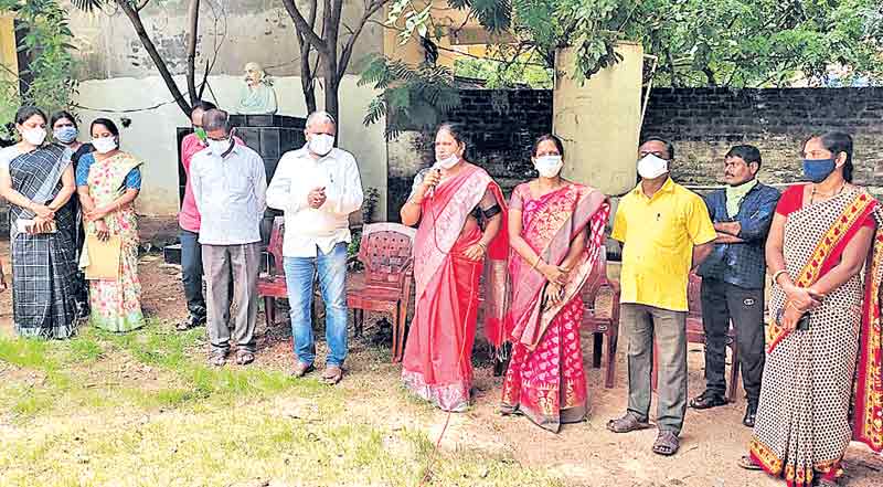 ప్రభుత్వ పాఠశాలల్లోనే నాణ్యమైన విద్య