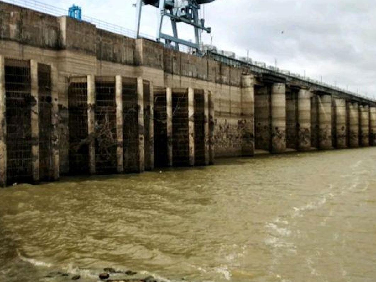 సింగూరు ప్రాజెక్ట్‌కు పెరుగుతున్న వరద