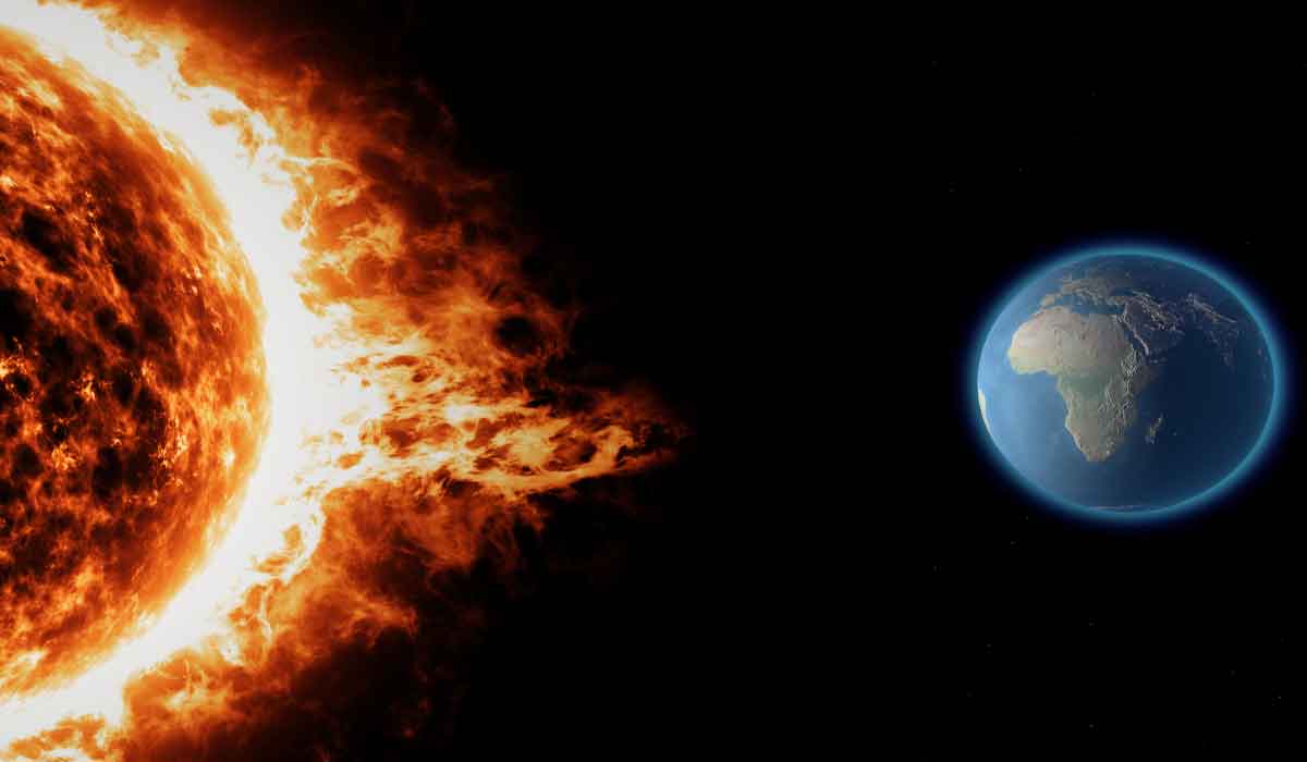 భూమివైపు దూసుకొస్తున్న భారీ సౌర తుఫాను.. జీపీఎస్‌, మొబైల్ సిగ్న‌ల్స్‌కు డేంజ‌ర్‌