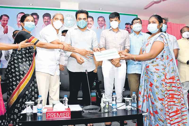 జంటనగరాలుగా కార్మిక, ధార్మిక క్షేత్రాలు