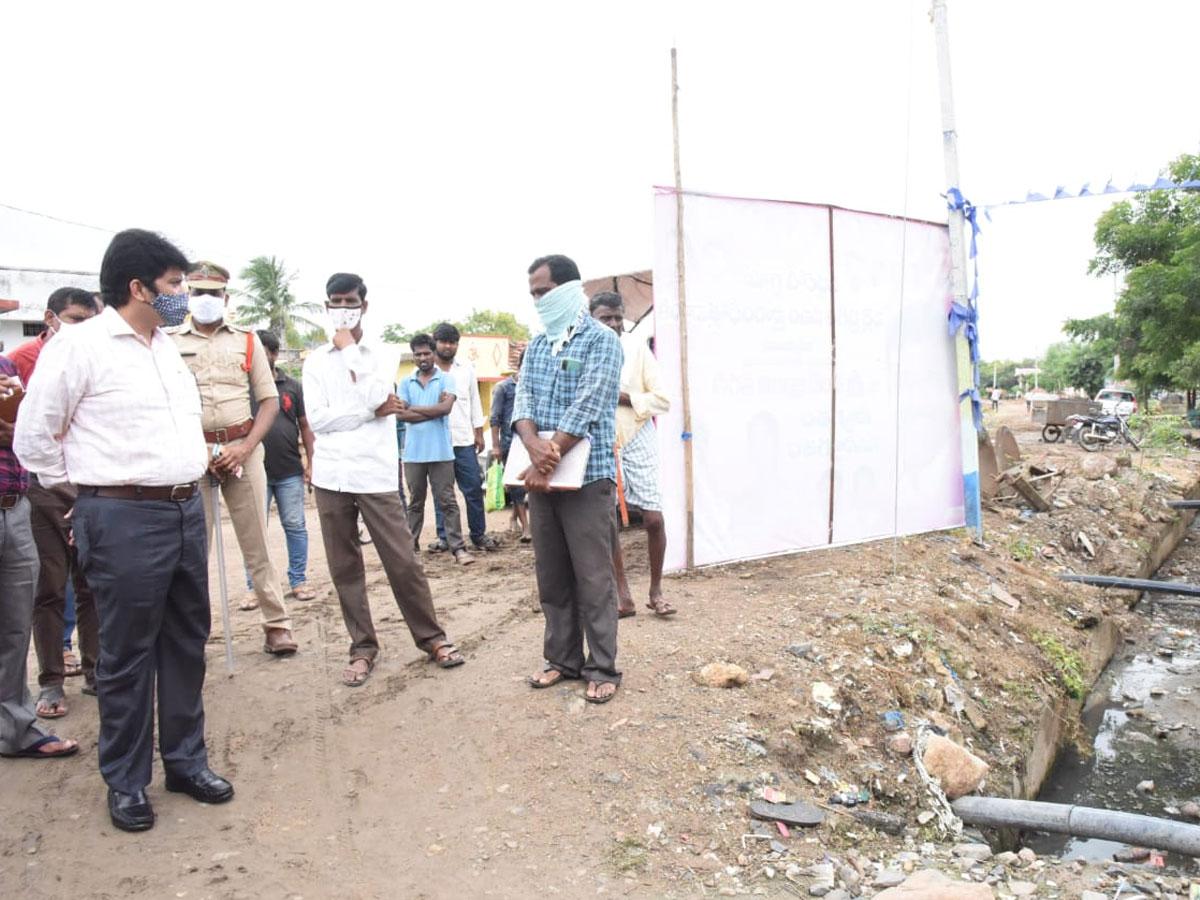 పల్లె ప్రగతి పనుల్లో నిర్లక్ష్యం..ఇద్దరు అధికారుల సస్పెన్షన్‌