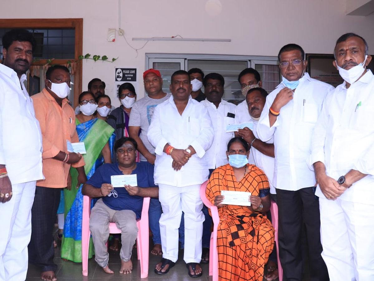 పేదల పక్షపాతి సీఎం కేసీఆర్